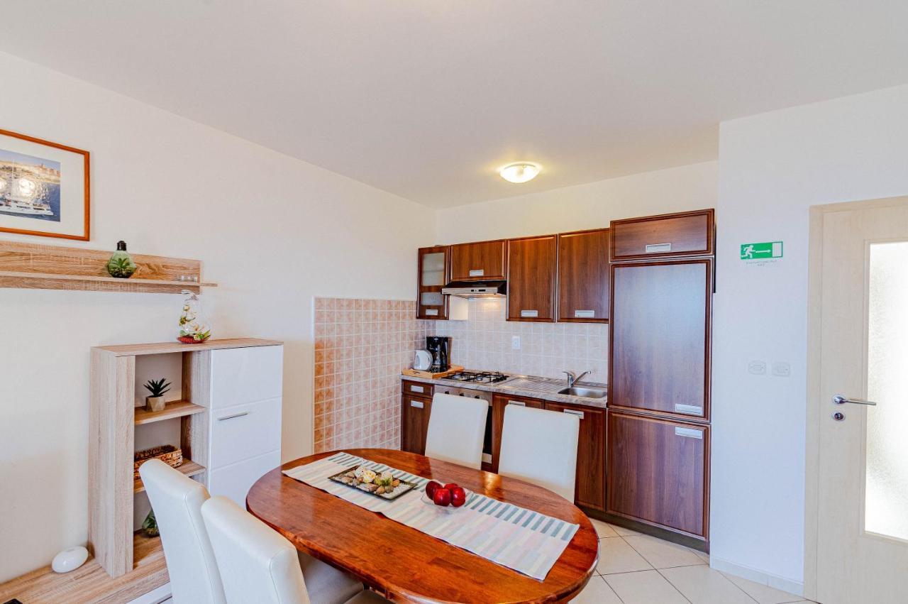 פריזבה Apartments Separovic מראה חיצוני תמונה